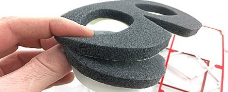 Czym różni się gąbka samoprzylepna od pianki?